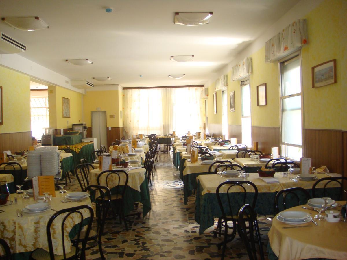 Hotel Moroni Rimini Dış mekan fotoğraf