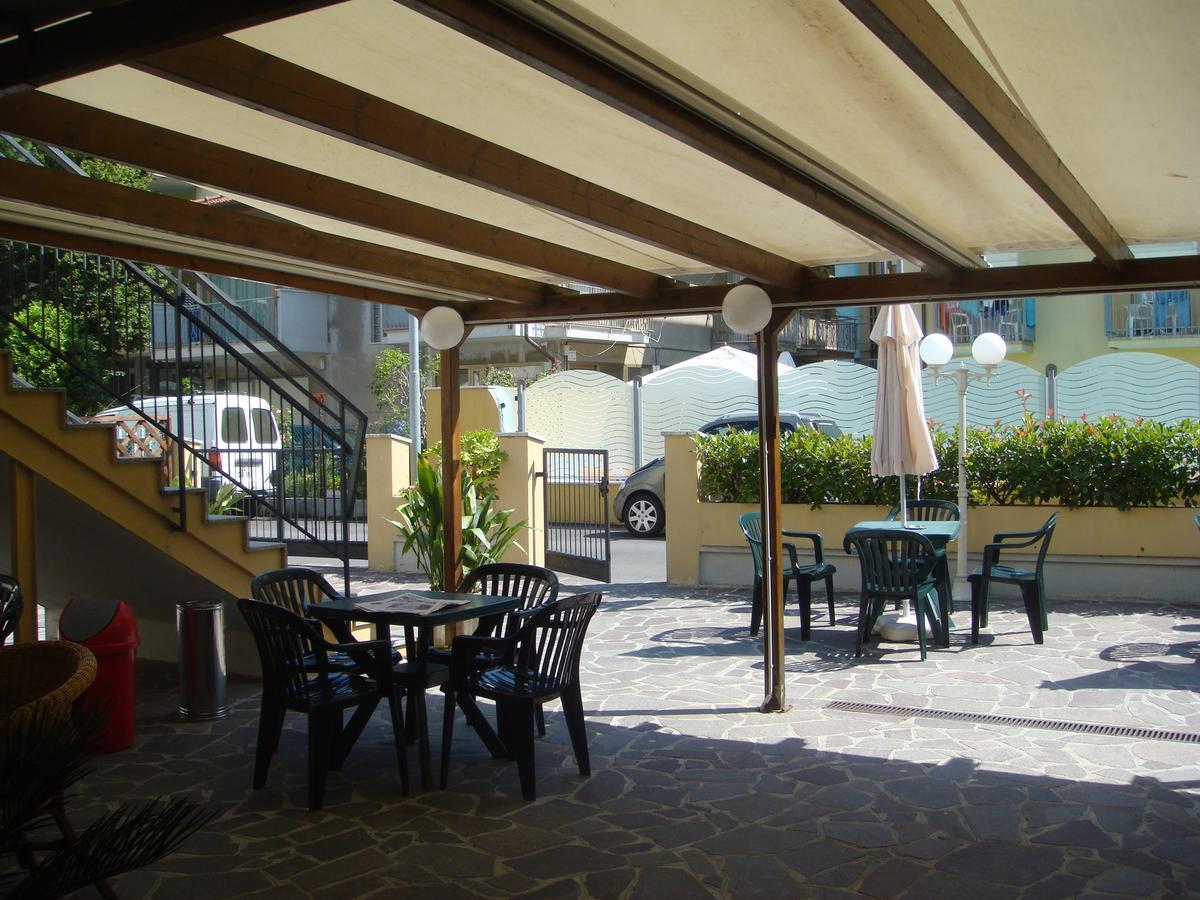 Hotel Moroni Rimini Dış mekan fotoğraf