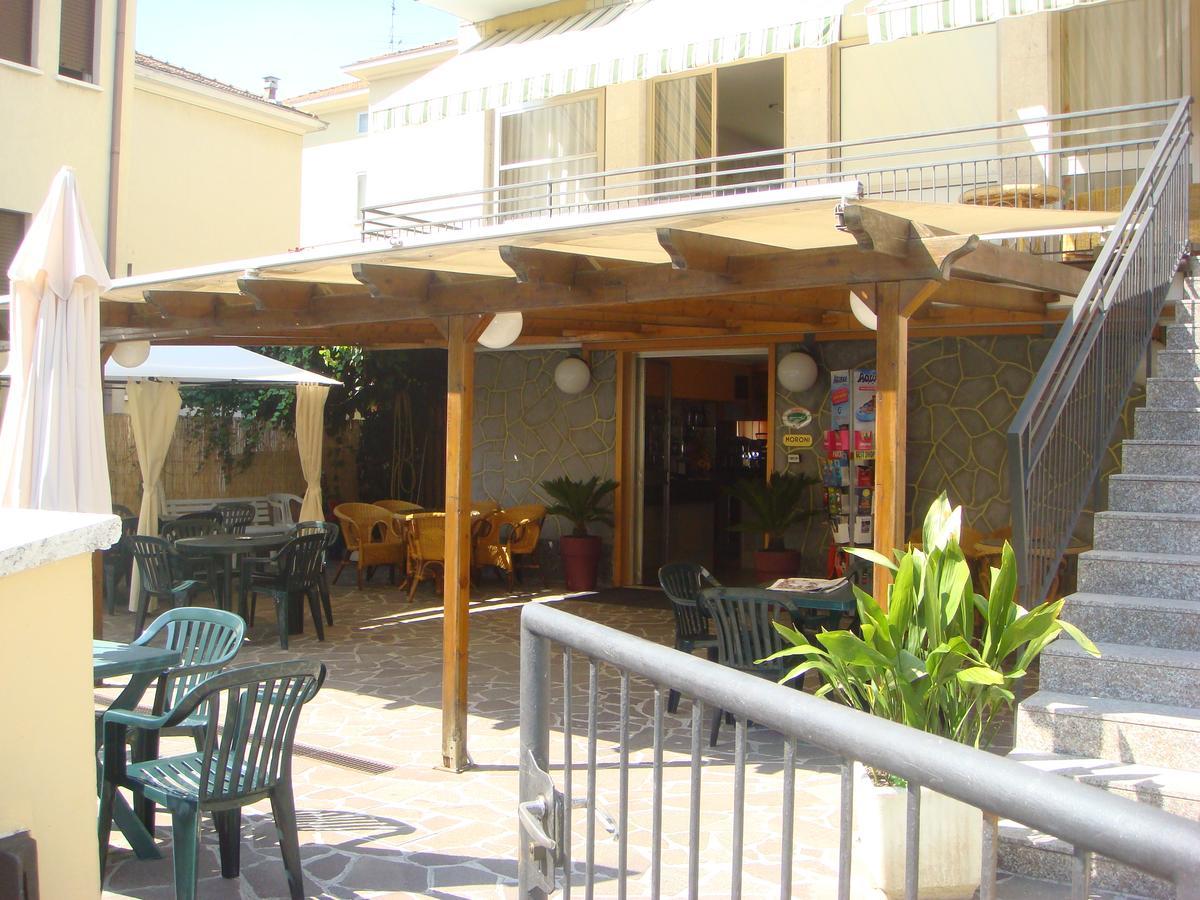 Hotel Moroni Rimini Dış mekan fotoğraf