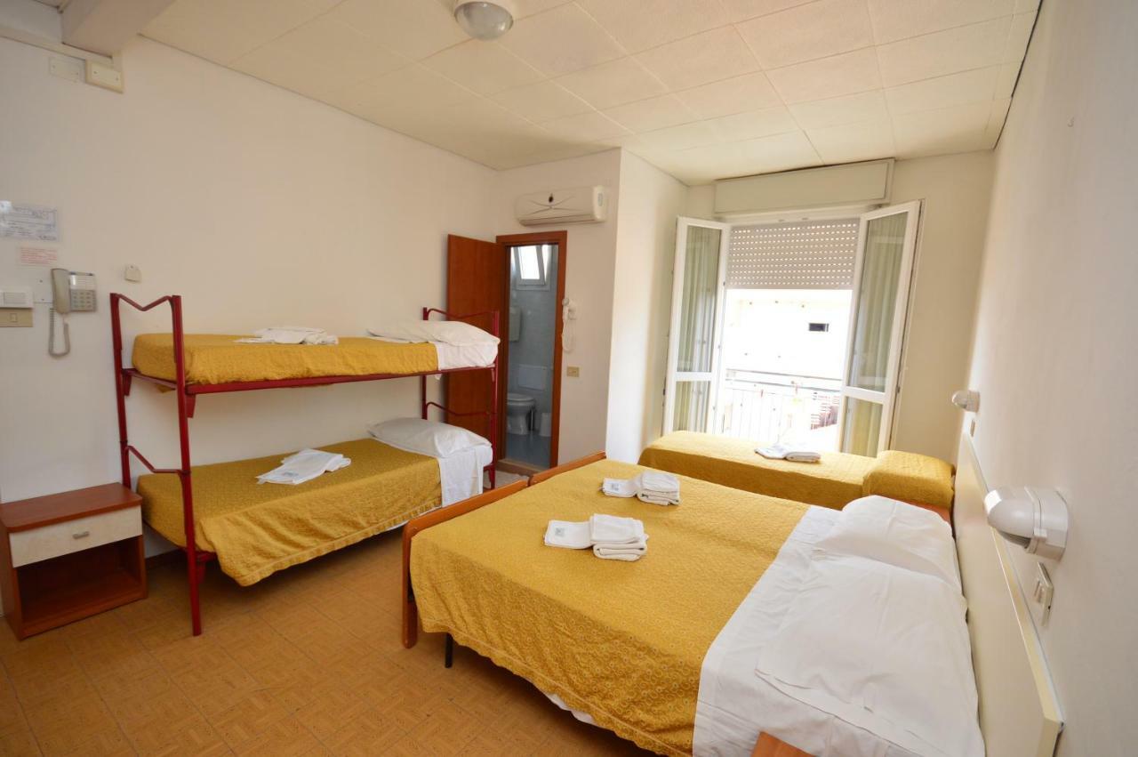 Hotel Moroni Rimini Dış mekan fotoğraf